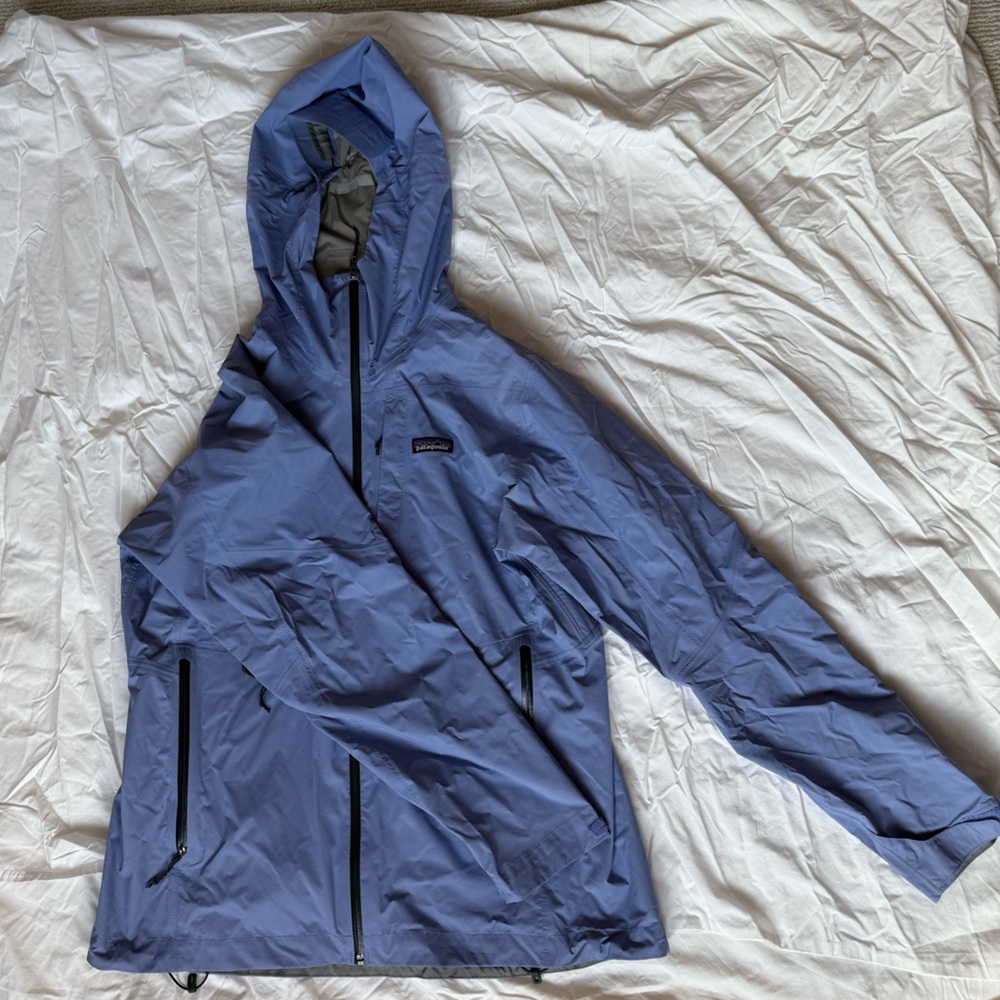 Patagonia lavender gortex rainjacket